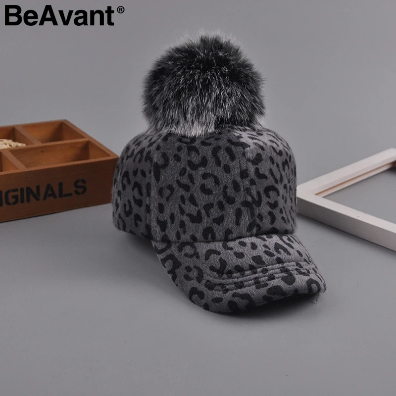 BeAvant Леопардовый Зимние бейсболки 2018 искусственный мех Помпоном Мяч для женщин