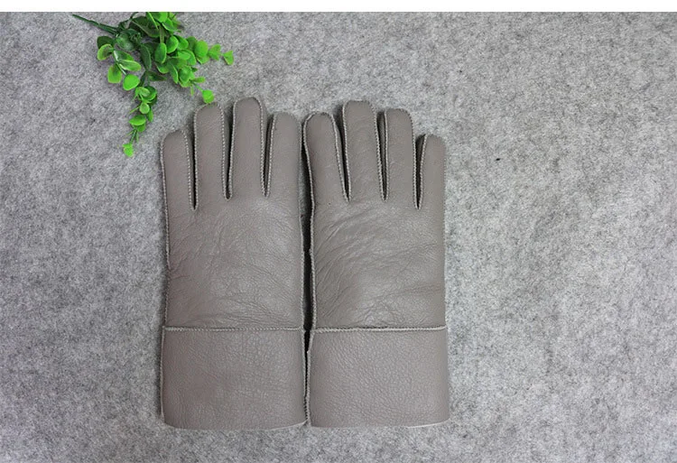 Russian Winter Super Warm Gloves Men Genuine Sheep Fur Mittens Male Outdoor Driving Motorcycle Gloves Soft Warm Windproof Gloves best winter gloves for men