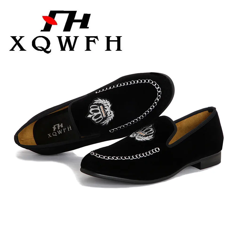 

Men Velvet Loafers Casual Big Size Slip-on Shoes Promotion Europe Style Embroidered Black Slippers Driving Moccasins