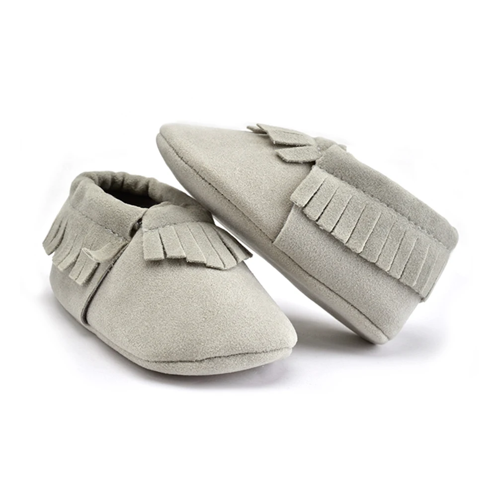 Детская обувь для маленьких девочек мягкая подошва замша кожаные мокасины мягкие Moccs Нескользящие пинетки для новорожденных Первые ходунки 0-18 месяцев