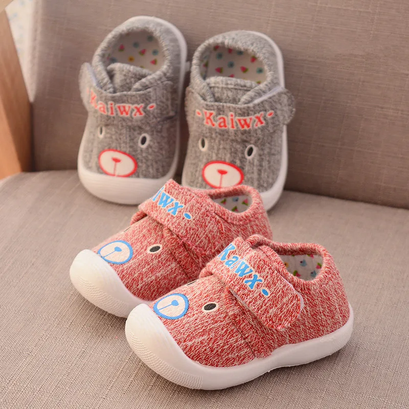 New Lovely Infant Prewalkers Fashion Squeaky Baby Crib Shoes Soft