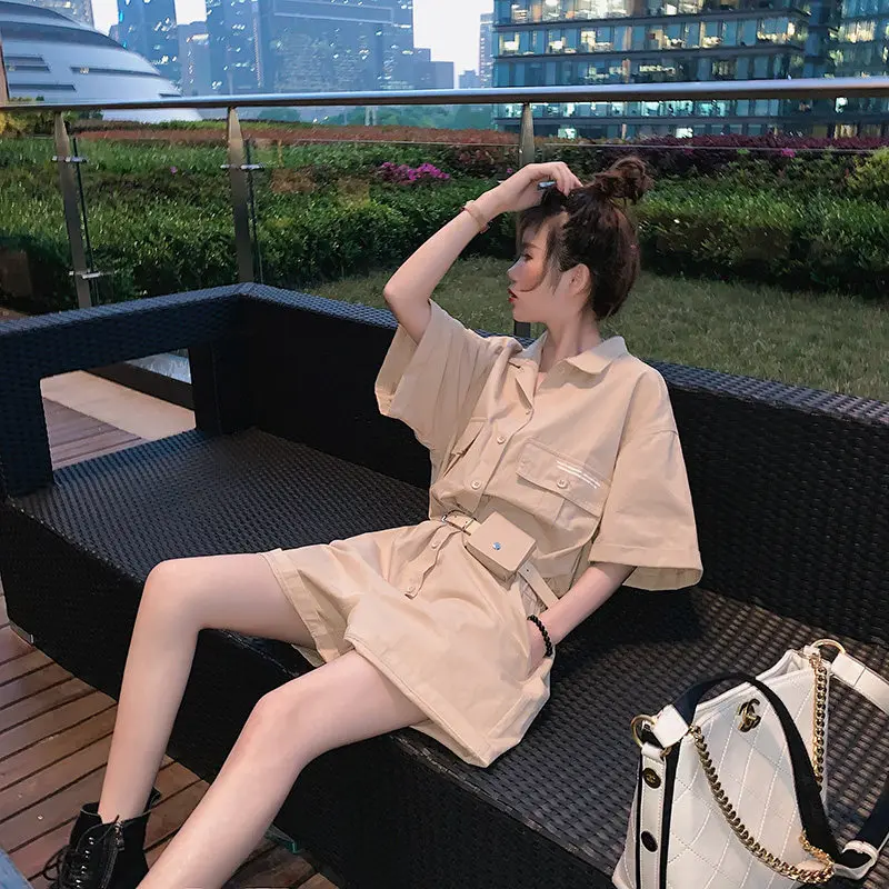 

2019 New Tooling Jumpsuit Summer Women Short Playsuits Loose Short Sleeve Single Breasted With Belt Rompers Womens YT50104