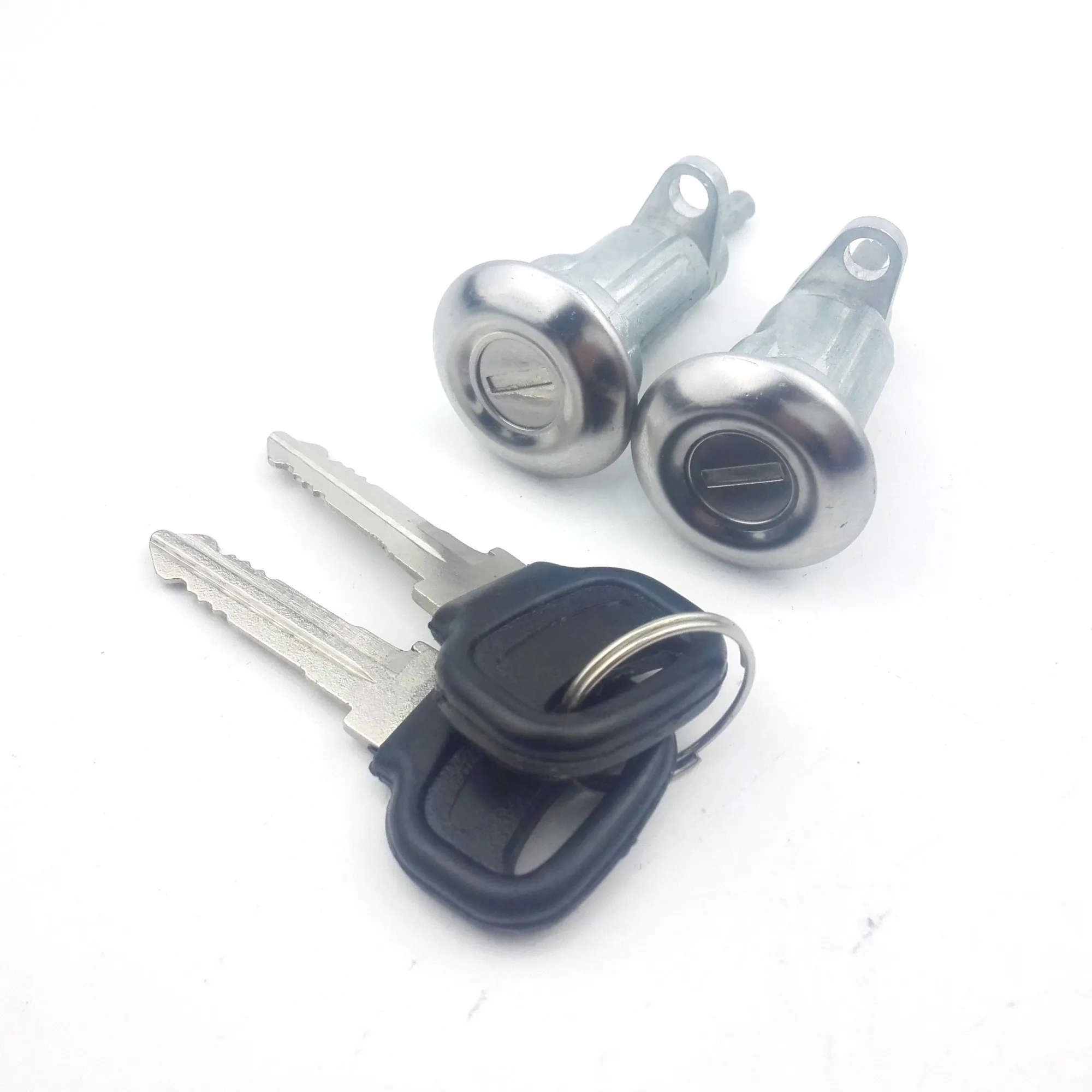 

060374910 Ignition door lock with key for Mazda B1600,060374920