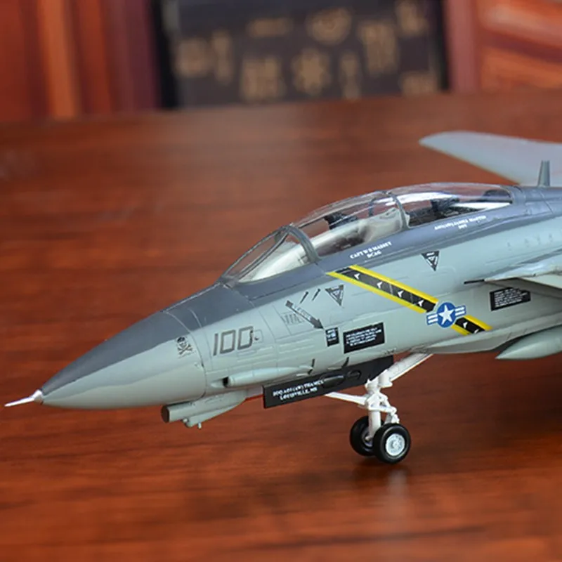 Предназначенная для сборки модель летательного аппарата 1:72|Наборы моделей| |
