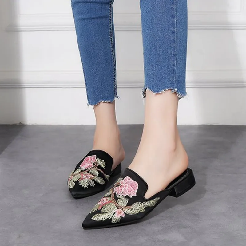 

Nice Summer Retro Leather Slippers Women Printing Mules Loafers Slip On Flat Sandals Black Lady Shoes