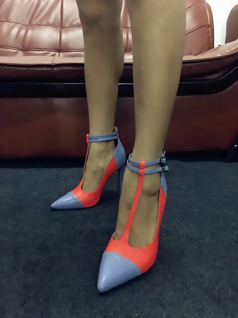 Abesire 2019 Для женщин Весна новые смешанные Цвет острый носок лодочки с Т-образным ремешком для девочек ажурная Пряжка ремень элегантная обувь