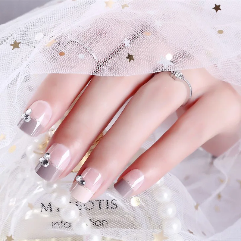 

24pcs Light Grey False Nails with Rhinestone Crystal Short Full Nail Tips Acrylic Fake Nail with Glue wedding decor Nail Art TY