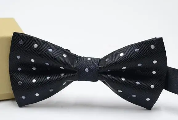 Рисунок 4 - одноцветные модные галстуки-бабочки для жениха