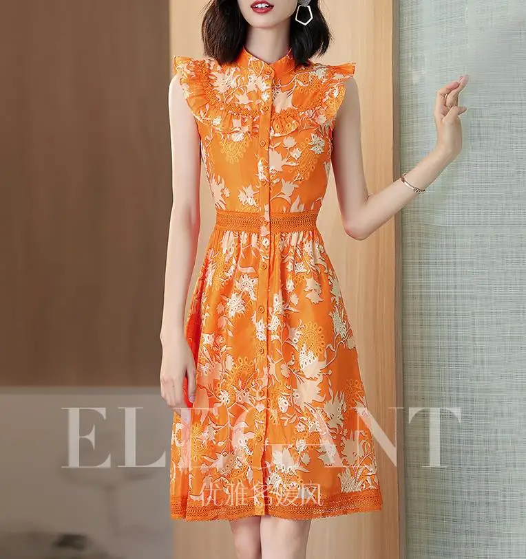 

2019 is a popular year for waist-hugging printed dresses