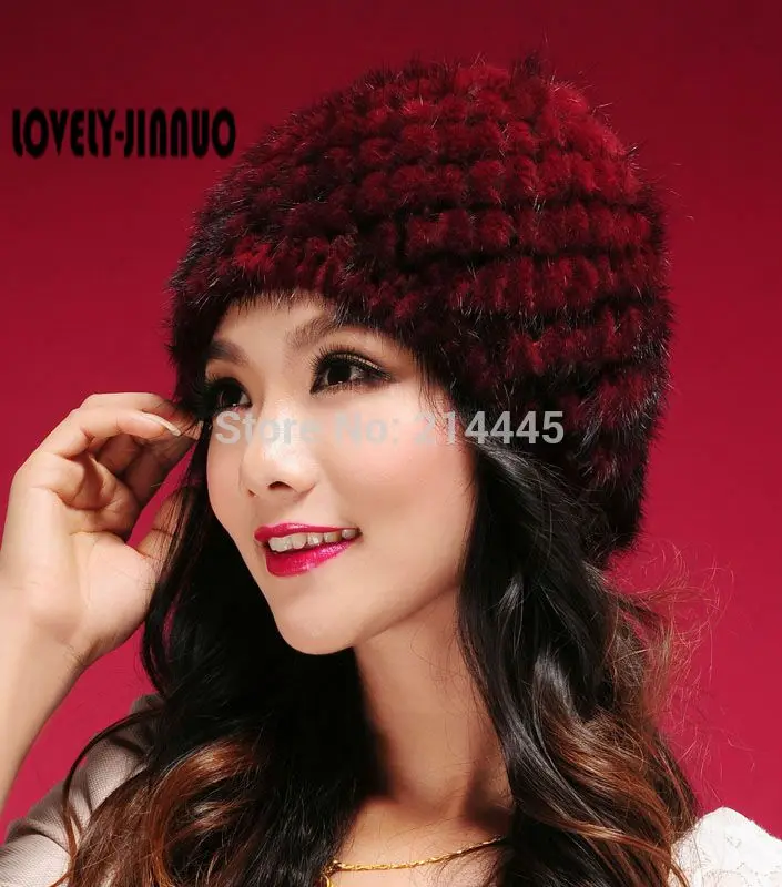 Шапка женская крупная вязка. Белая шапка крупной вязки. Шапка вязаная женская. Вязаные меховые шляпки. Женские ша.