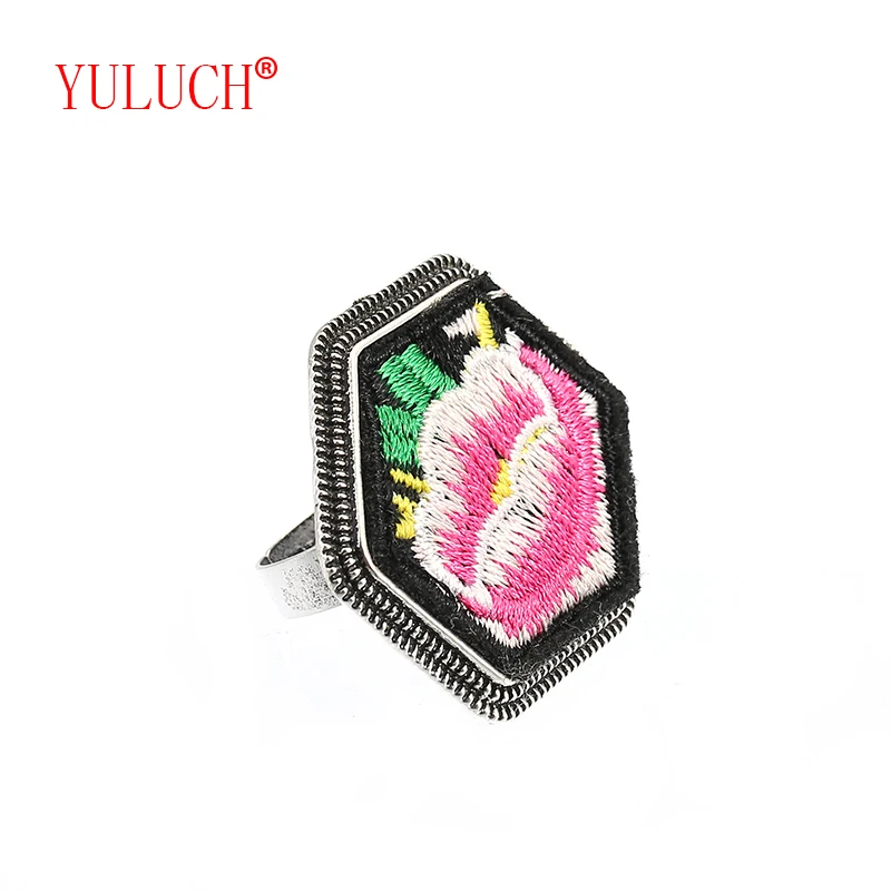 

YULUCH Popular Jewelry Zinc Alloy Embroidered Mouth Pattern Adjustable Ring for Personality Woman Engagement Anniversary Gift
