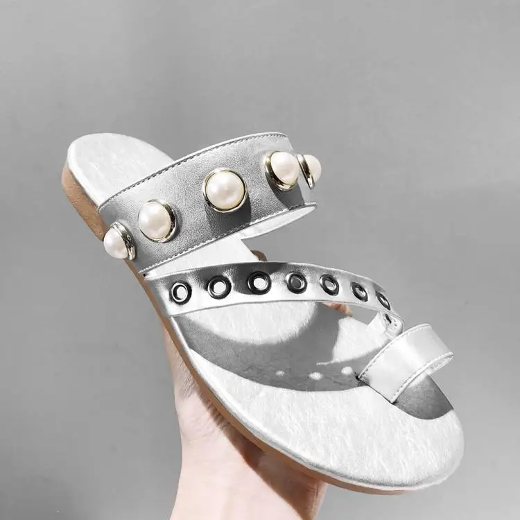 

Luxury Silver Black Leather Slippers Women Chic Split Toe Slip On Ladies Slides Fashion Rivets Beading Pearl Buckle Shoes Woman
