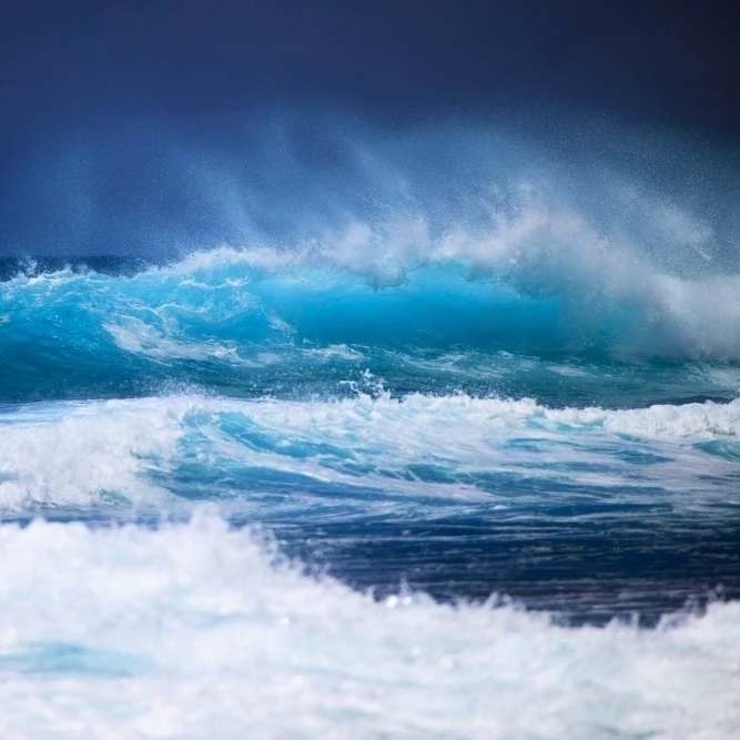 Hawaii  Oahu  Beautiful Wave Breaking. Poster Print (17 x 11)