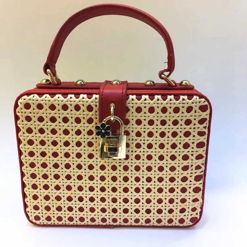 

2018 Real Rushed Bolsos Mujer Bolsas Feminina Designer Female Handbag Personality Simple Retro Bag Mobile Wallet Small Square