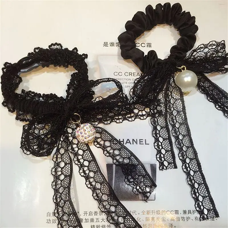 

Fashion girl hair accessories hair band rubber band Korean version of the pearl lace lace headwear new listing (random)