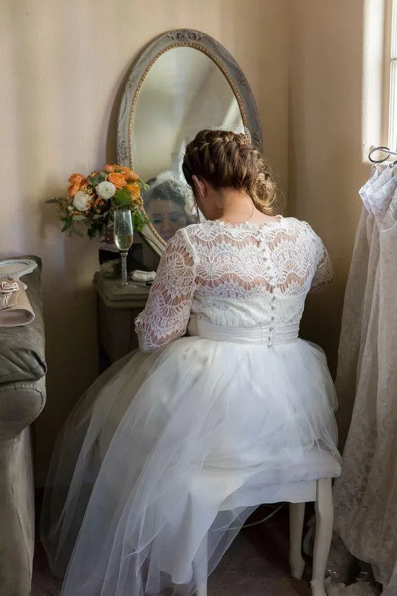lovely-short-lace-wedding-gowns-half-long-sleeve-calf-tea-length-plus-size-wedding-dresses-jewel-tiered-skirts-beach-bridal-gowns-simple (4)_