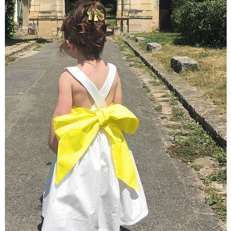 

1-6 YEARS 2018 INS HOT KIDS DRESSES GIRLS FASHION DRESSES GIRLS dresses bow tie pattern kids dresses backless mini party dresses