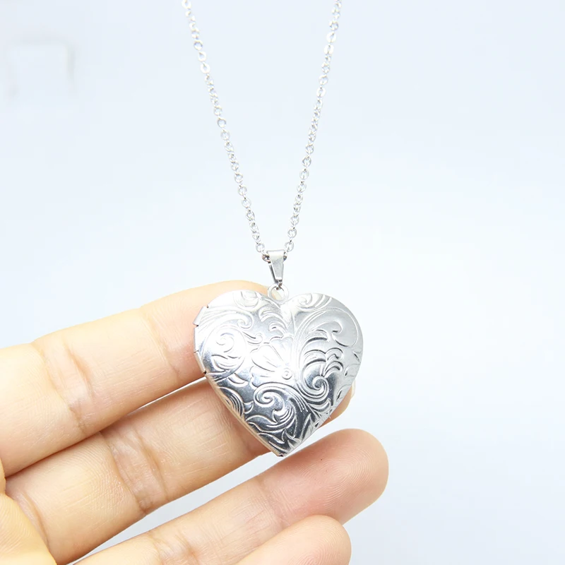 

1pc Carved Designs Heart Photo Frame Pendant Necklace Stainless Steel Charms Locket Necklaces Women Men Fashion Memorial Jewelry
