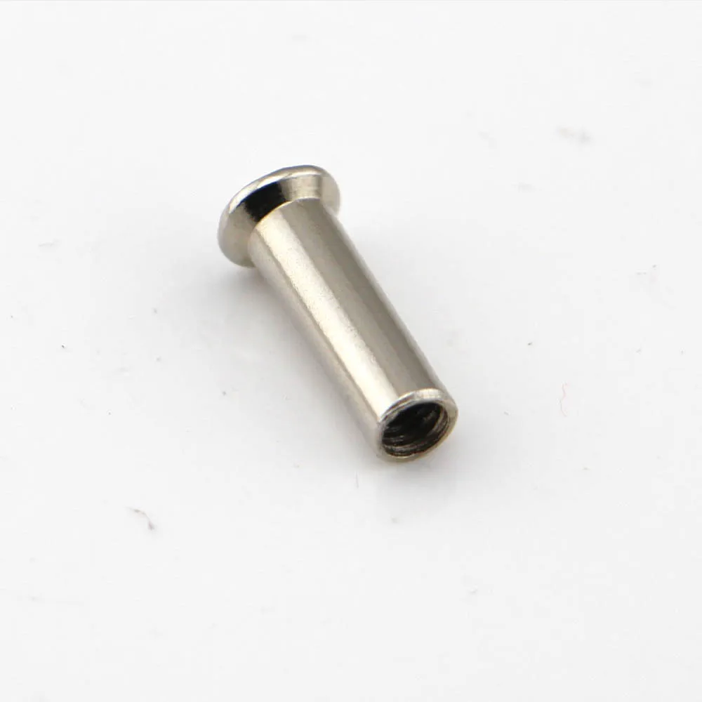 SCREWS 03