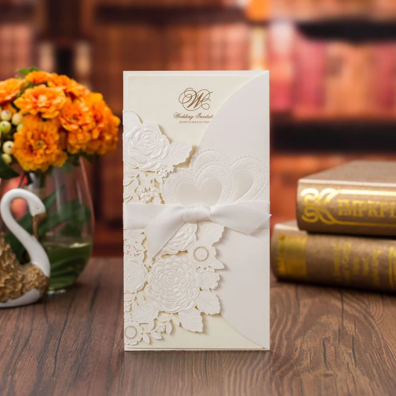 

(50 pieces/lot) Rose Flower White Wedding Invitations Card Gold Foil Double Hearts Customized Print Marriage Invitations CX075W