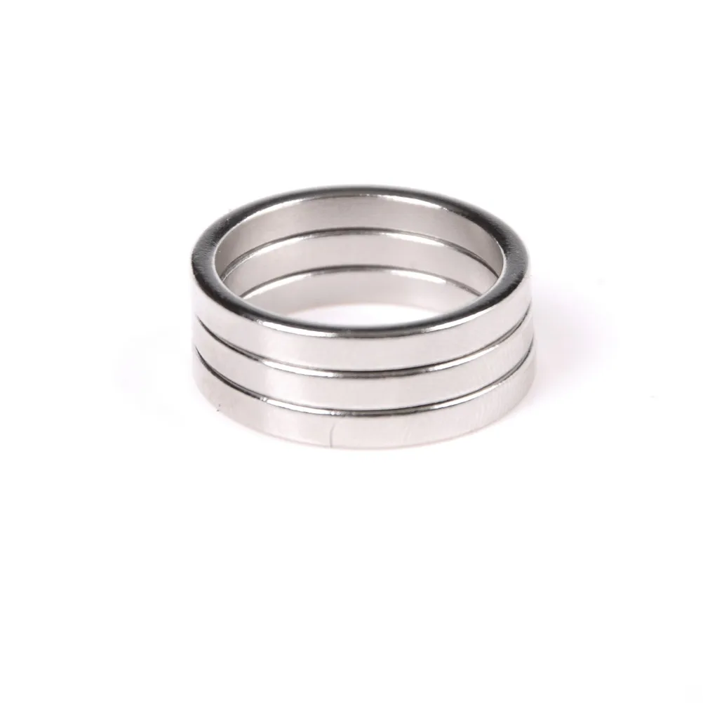 

New Mini Fashion Magical Magic Tricks Pro Ring PK Strong Magnetic Mythical Decor Size 20 MM