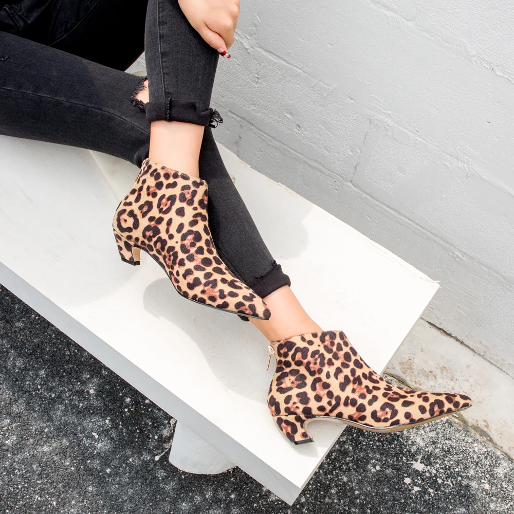 

Sexy Leopard Suede 5cm Kitten Heels Women Boots Pointed Toe Ankle Boots for Women Back Zip Suede Leather Shoes Woman Booties
