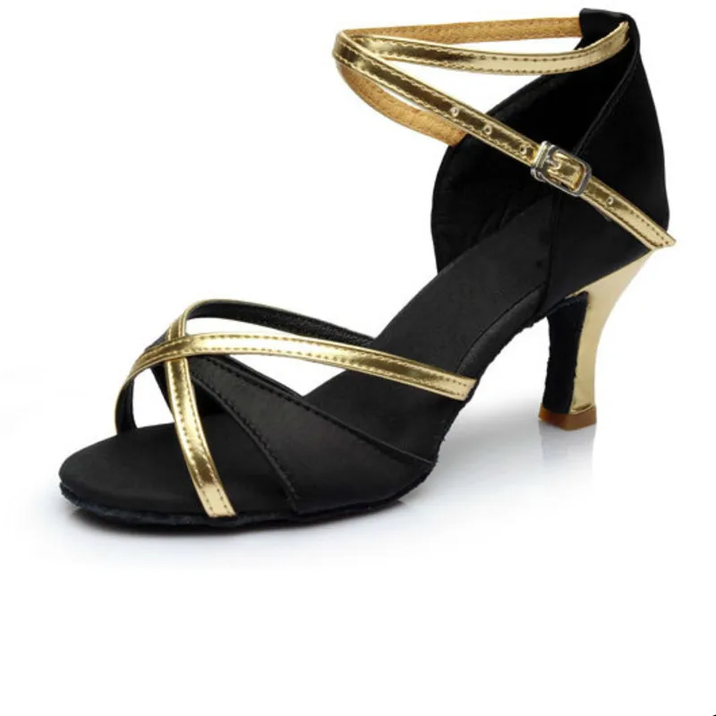 Женские популярные пикантные сандалии из искусственной кожи и сатина Летние для