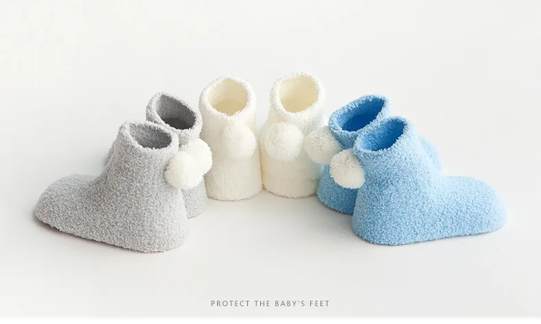 newborn socks (1)