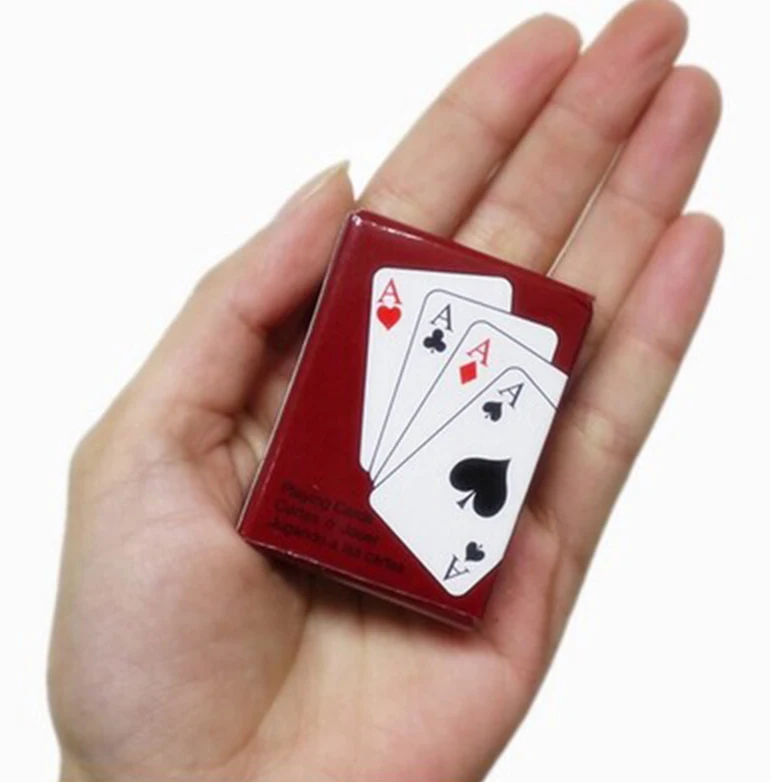 Играя в покер CardsPortable мини маленький покер интересные игральные карты настольная игра вне улицы или Путешествия Мини Размер Pokers
