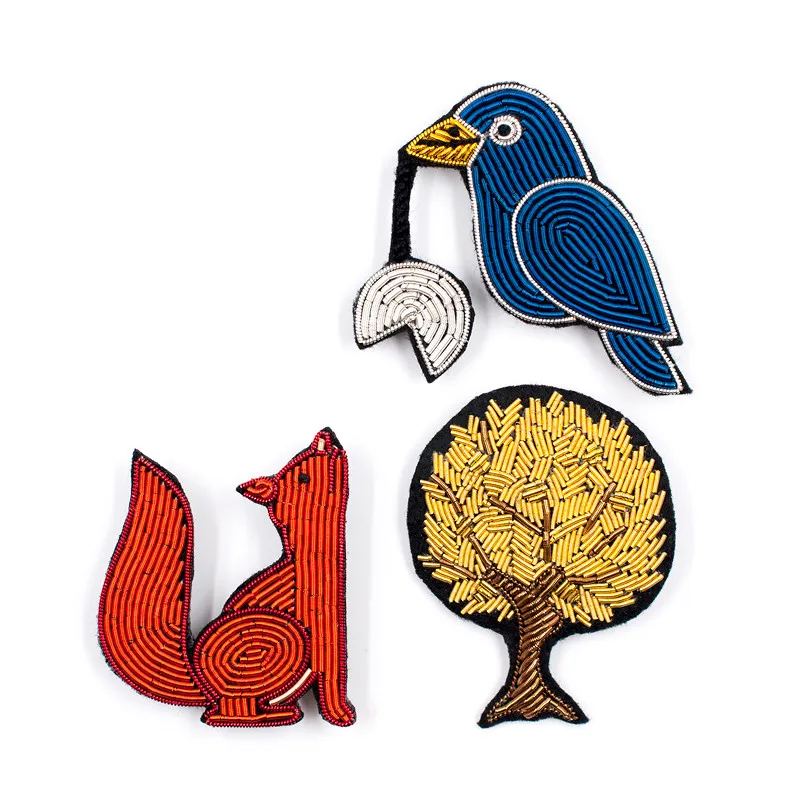 

French Design Handmade Indian Silk Embroidery Creative Corsage Crow Leaves Fox Animal Brooch Female Badge Accessories