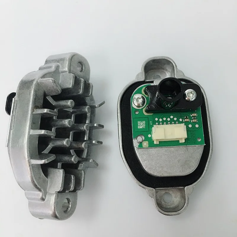 

1 x new fordaytime-running lights full LED booth lighting engine for BMW 3 F30 F31 LCI