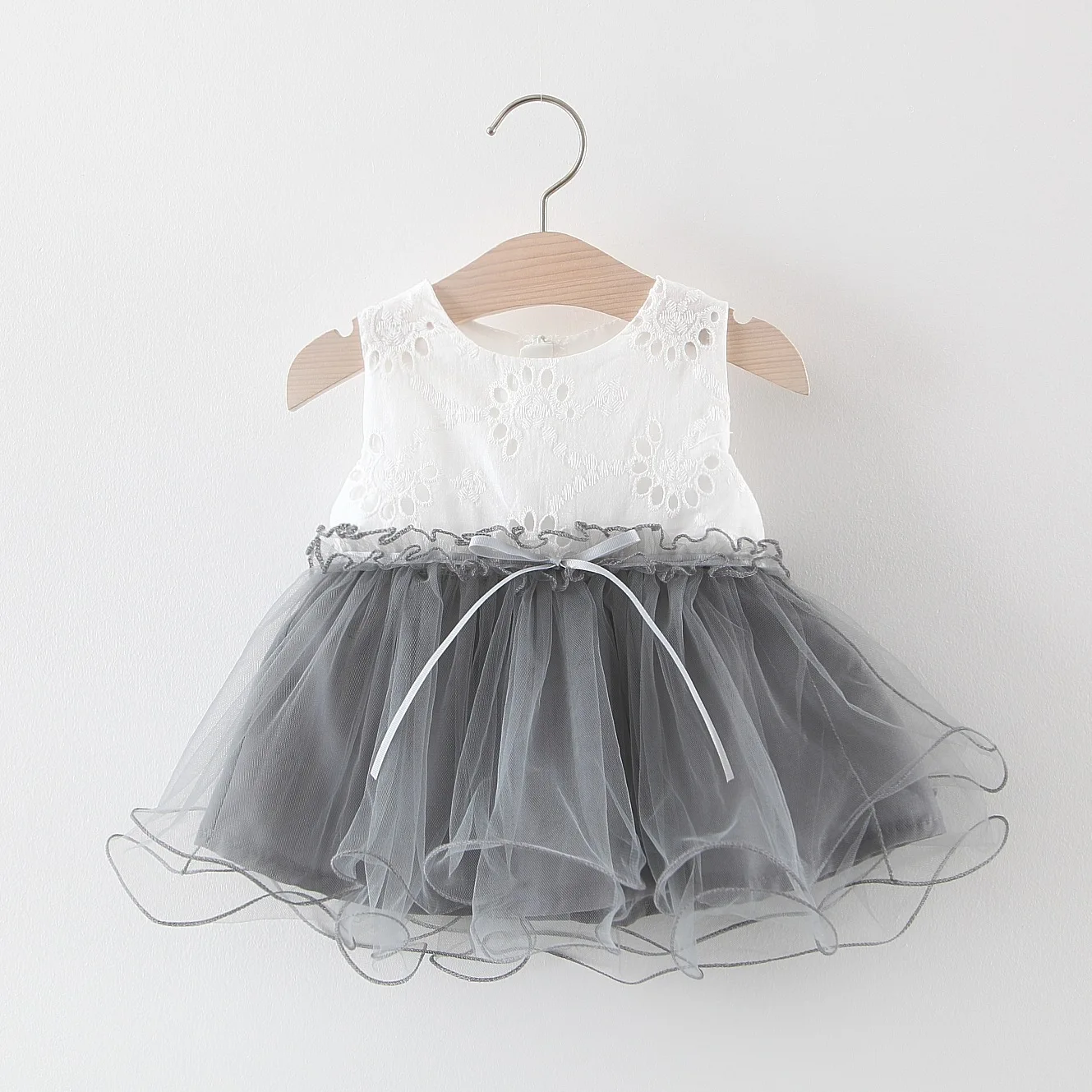 

Baby girls summer dresses infant fashion mesh dress newborn baby hollow flower sleeveless wedding dress 0-2Y