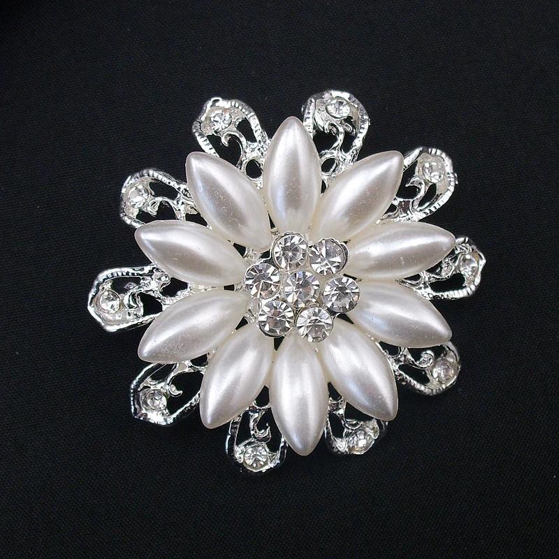 

Fashion Simulated Pearl Flower Rhinestone Garment Accessories Wedding Bridal Brooch Pin For Women Jewelry New Item NO.: BH7232