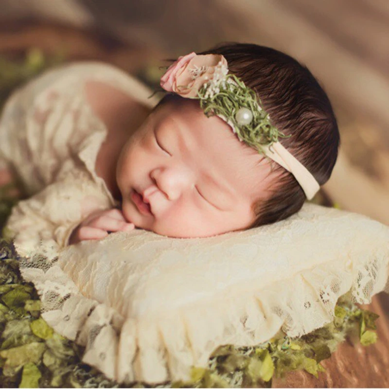 

New Newborn Baby Positioner Pillow Crochet Lace Infant Studio Photo Shoot Props