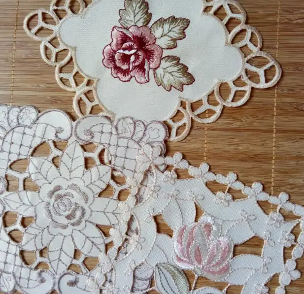 الفاخرة الدانتيل الحرير تحديد الموقع القهوة التطريز الجدول مكان حصيرة القماش طبق المفرش كوب قاعدة لأكواب الشاي القدح عيد الميلاد الطعام ساد...