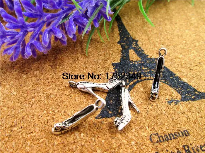

30pcs--High Heel Shoe Charms, Antique Tibetan silver 3D Lovely High Heeled Shoes Charm Pendant 18X14mm