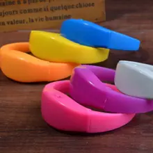 Светодиодный браслет голос Управление светящиеся Батарея работает время езды на велосипеде, бега кабели зарядных устройств с Предупреждение освещение