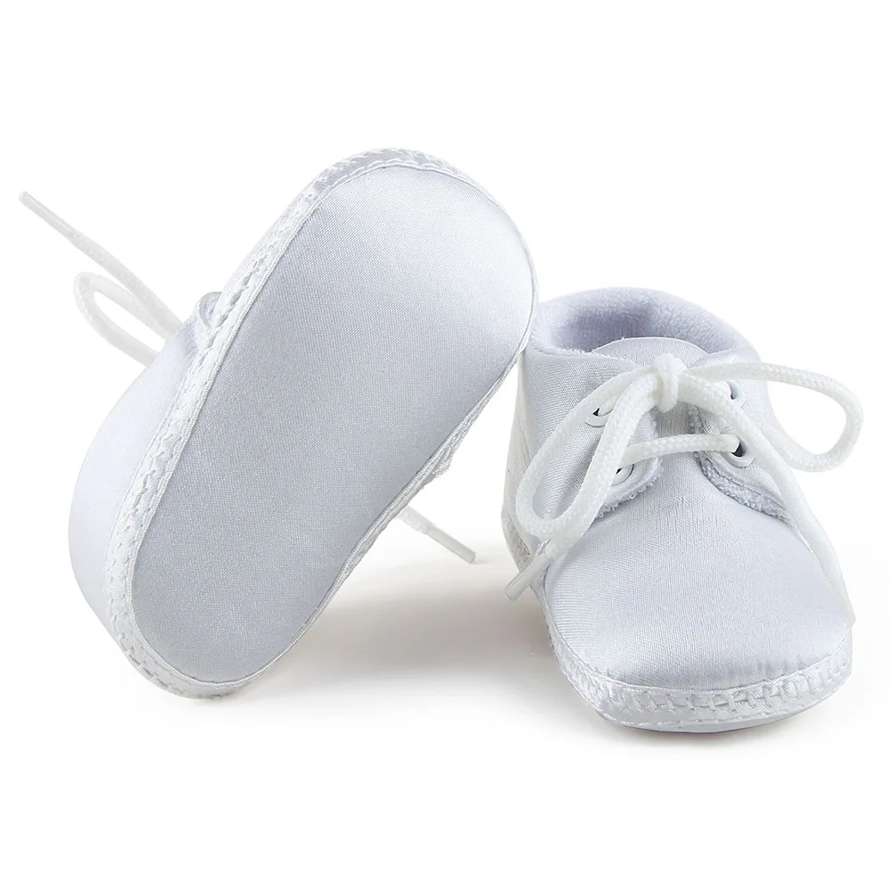 Delebao белый двухрядные на шнуровке Новорожденный ребенок христианское распятье обувь+ носки для крещения для 0-12 месяцев при оптовой продаже