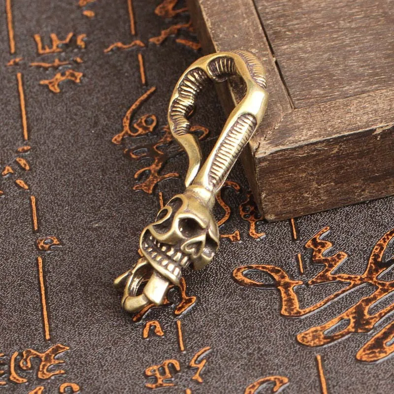 Медный брелок в виде головы дракона, античный брелок для ключей, застежка-карабин, брелок на талию, латунный металлический винтажный Автомобильный держатель для ключей, подарок - Цвет: Skull Head 1