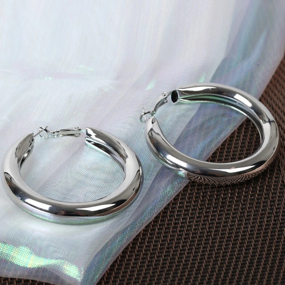 

Simple Fashion Silver Gold Color Geometric Round Earrings for women Exquisite Five Star Hoop Earrings Vintage Brincos Jewelry