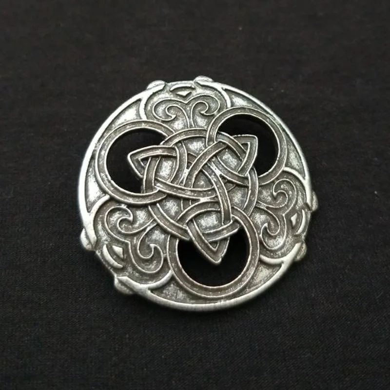 

Round celts Knot Brooch Viking Norse Jewelry Collar Badge Pin Viking Brooch