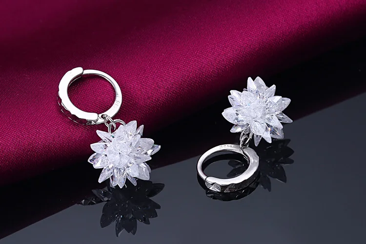 new 925 silver Flower Carved Earrings Woman Crystal from Austrian Simple Temperament Wild Anti-allergic