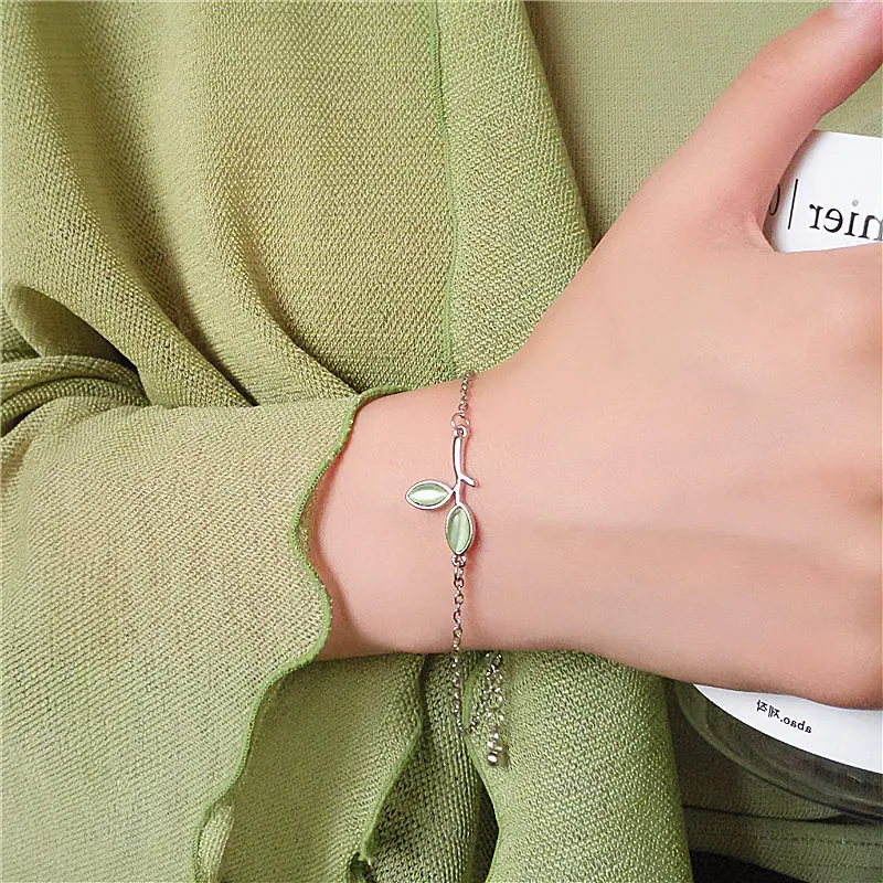 

Simple Fresh Green Tender Buds Leaves Bracelet For Women Fashion Temperament Jewelry Accessories Charm Bracelets Girls New Gifts
