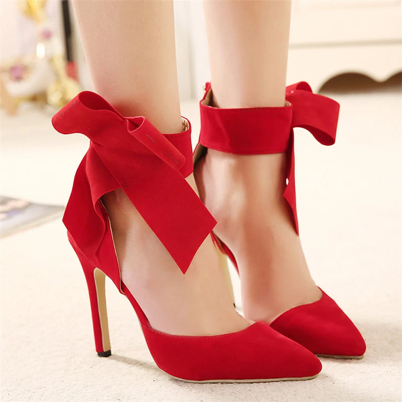Red pumps with bow Clearance