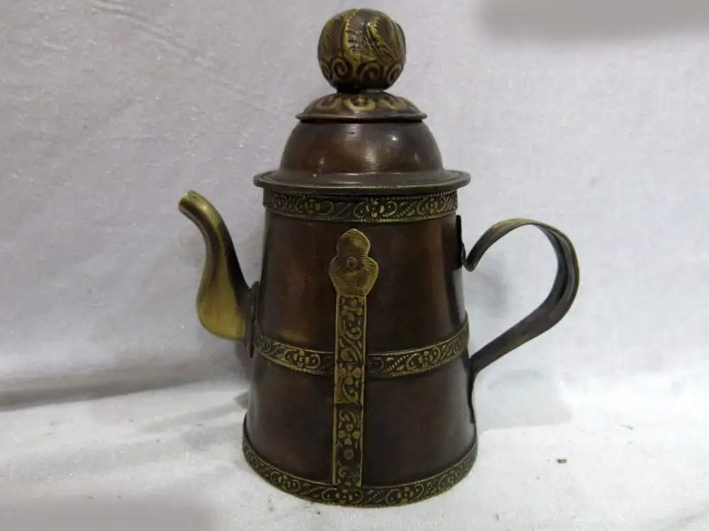 

8" China Tibet copper handmade carved fine buttered tea pot Statue