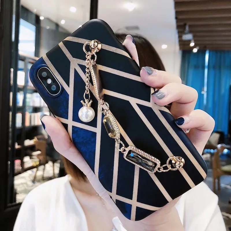 

For iphone 6 6s 7 8 plus X XS max XR Fashion Classical Cool Geometry diamond pearl bracelet chain soft silicone phone case cover