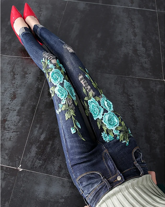 Greatest  2018 Autumn Spring New Women's Short Jacket Fashion Embroidery Green Flower Long Sleeved Holes Jean