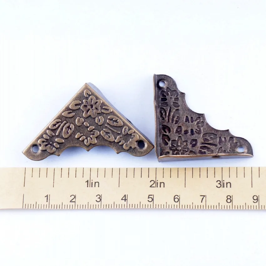 

Free Shipping-40pcs Antique Bronze Pattern Carved Metal Book Corner Albums Menus Folders Corner Protectors 37x52mm J2327*2