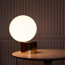 Nordic пост-современный минималистский лампа для чтения в спальне из металла Стекло мяч декоративные лампы