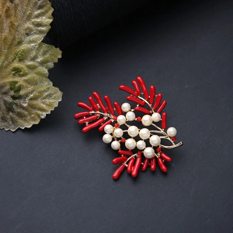 Najtaniej Czerwony koral Pin perła broszka emalia utworzono perłowy czerwony rozgałęziony złoty kolor panie szykowny płaszcz szpilki akcesoria